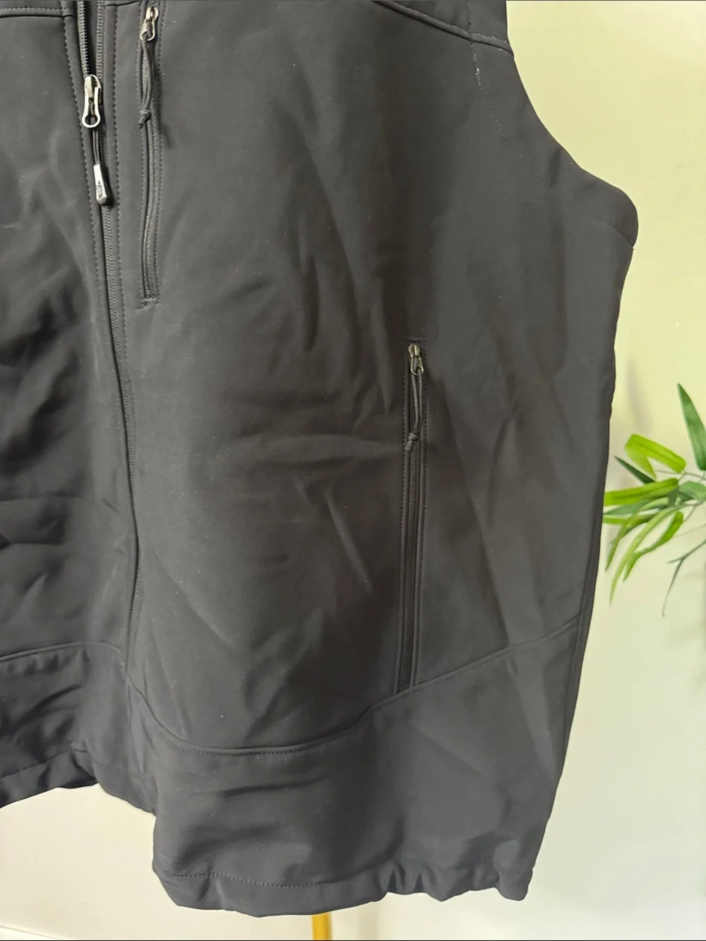 The North Face Black Softshell Men’s Vest EUC XXL